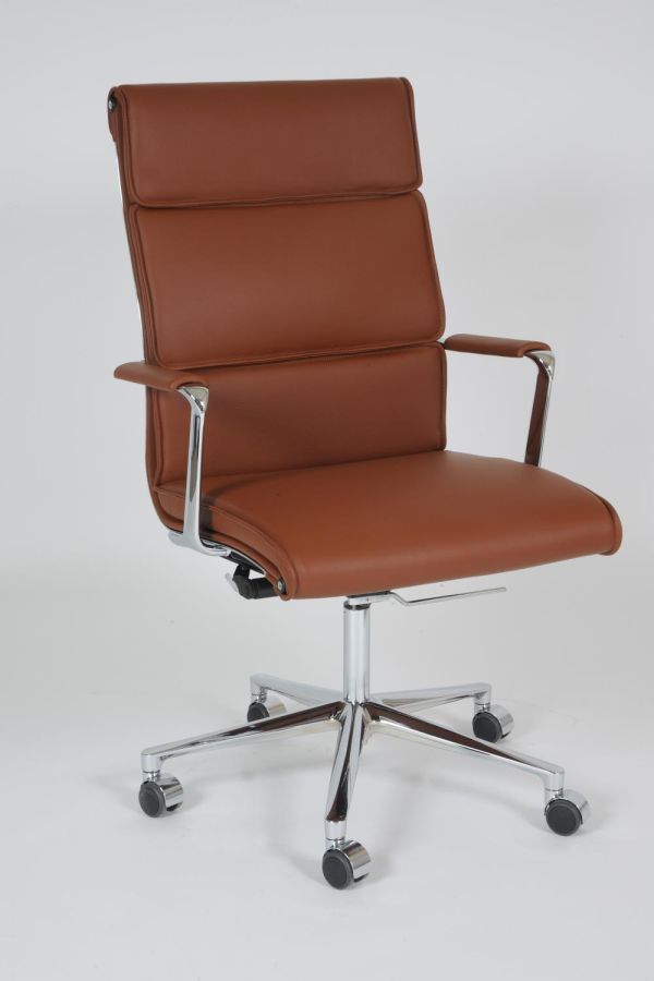 Una Chair Executive
